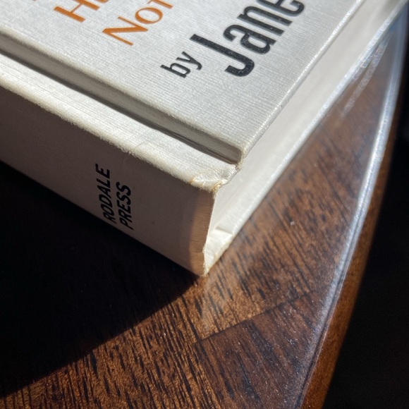 Vintage 1972 Hardcover Edition of "Confessions of a Sneaky Organic Cook" - Picture 9 of 9